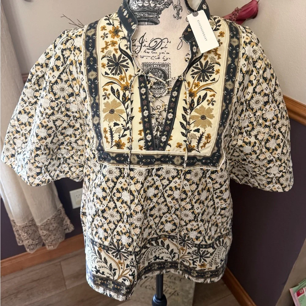 ✨NWT - By Anthropologie Black Motif Pleated Puff Sleeve Blouse✨ - Picture 5 of 12